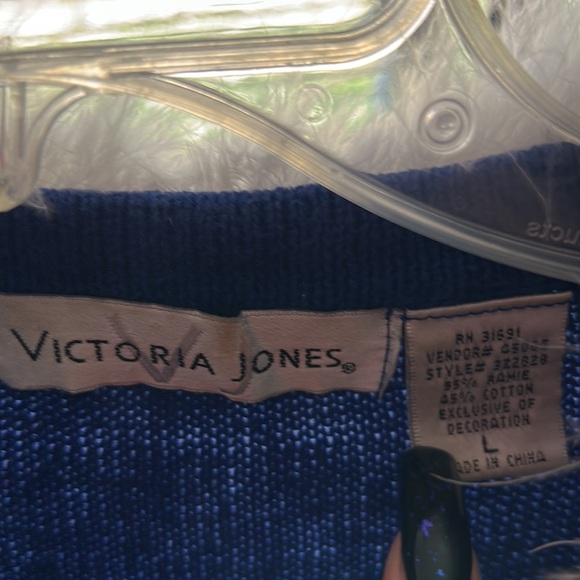 Victoria Jones Christmas sweater - Picture 2 of 8